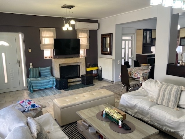 (For Sale) Residential Maisonette || Achaia/Patra - 197 Sq.m, 5 Bedrooms, 300.000€ 