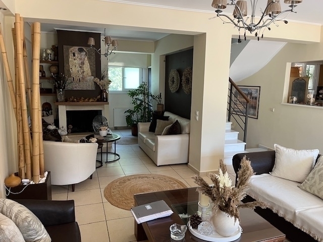 (For Sale) Residential Maisonette || Achaia/Patra - 293 Sq.m, 4 Bedrooms, 450.000€ 